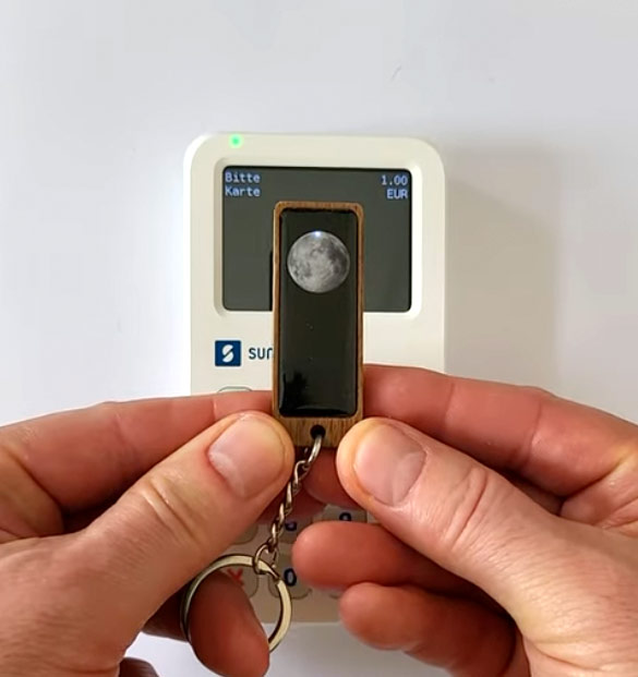 Key2Pay ULTRA Pro – Mond mit Beispielzahlung