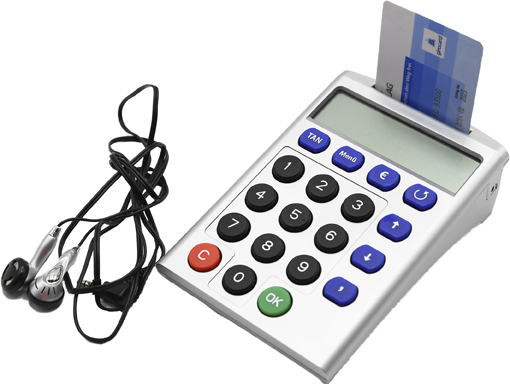Smart-TAN plus DP 840 a Smart-TAN Gerät mit Kopfhörer und eingesteckter Chipkarte