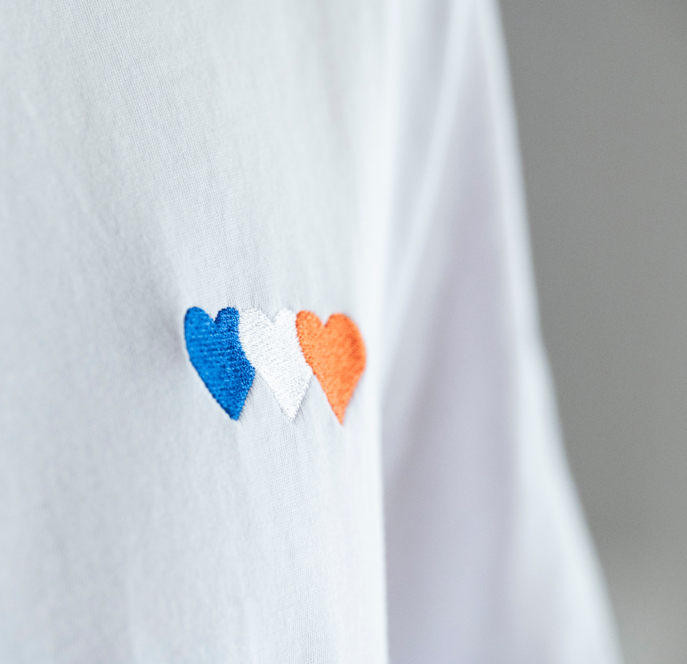 weißtes tshirt 3 Herzen